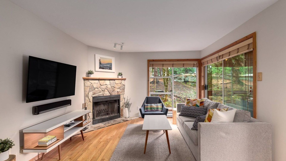 Whistler Creekside Condo | 1BR | Powderview - Creekside | Bright and Cozy | Private Bike/Ski Storage | Free Parking