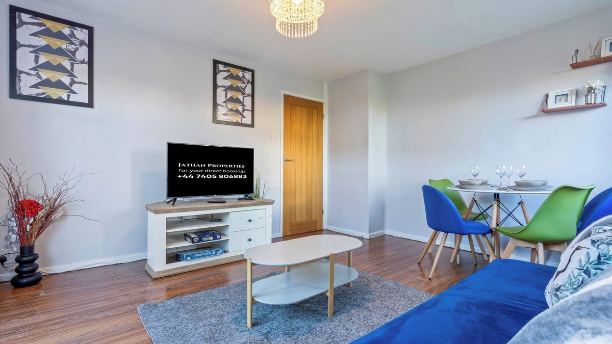 Little Hay Apartment | 1BR-Sleeps2-Parking-NearCityCentre-Jlr-Nec