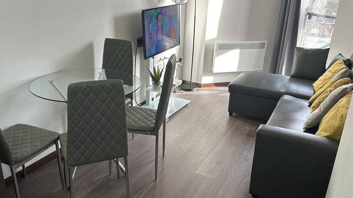 Olton Apartment | 1BR-Sleeps4-Parking-ClosetoCentre