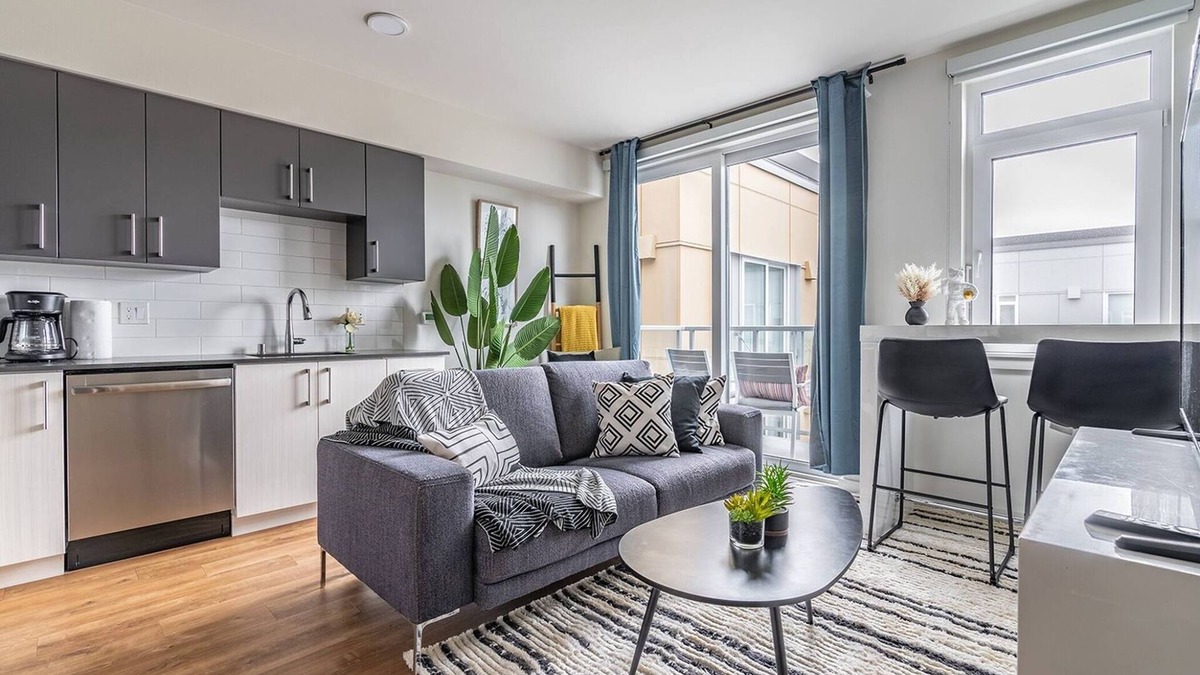 West Bellevue Apartment | 1BR | Views, Rooftop, Gym | Sophari B | Bellevue