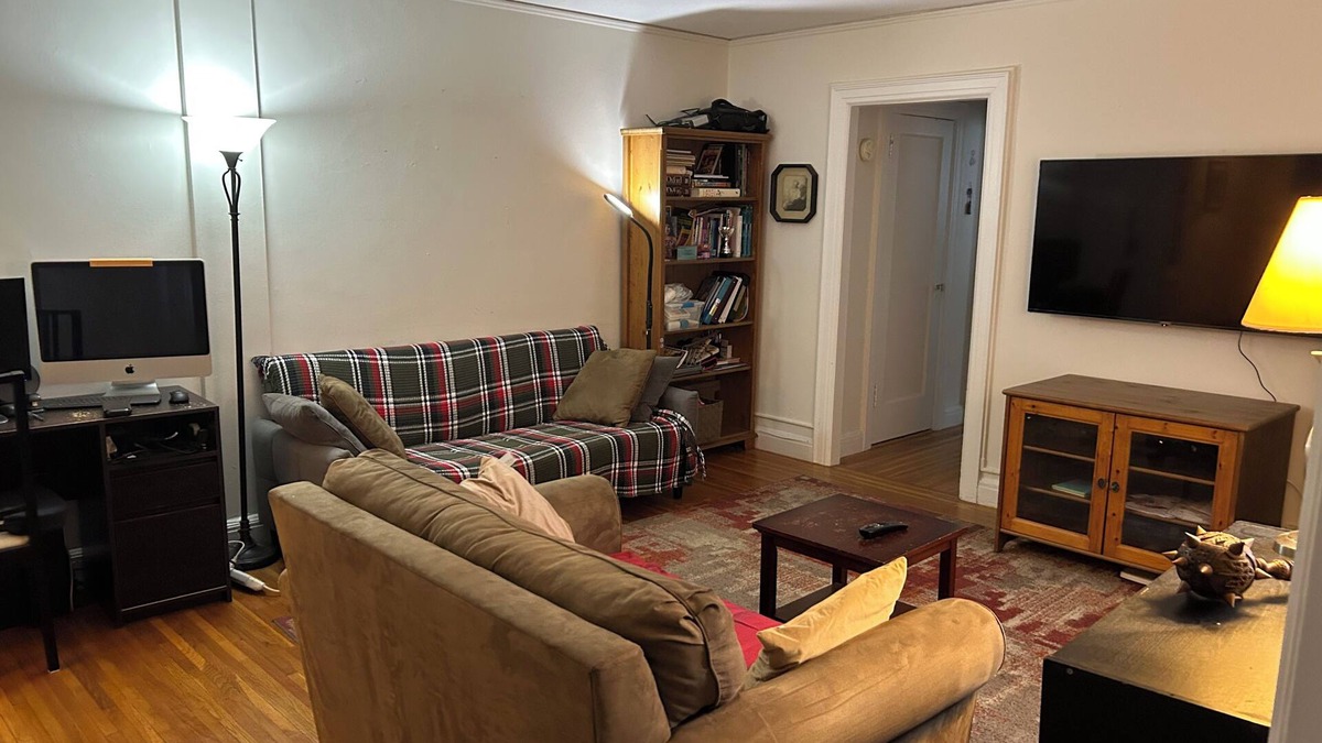 Queens Apartment | 1BR Walk to Subway/LIRR on Austin Street