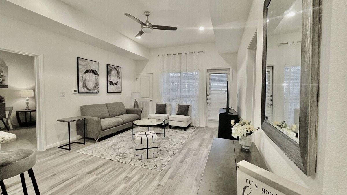 Katy Condo | 1K| Spacious Home in Gated Complex| Walk to your Daily Needs