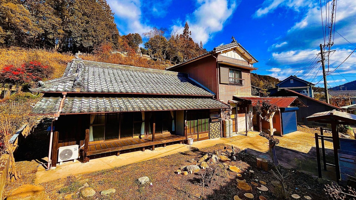 Motoyama-cho House | 1minite walk to clear stream [Ikken-yado Sameura]