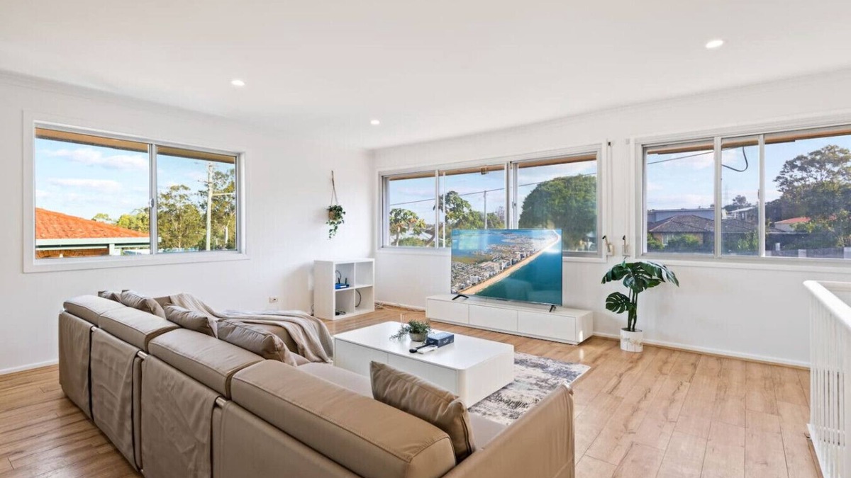 Sunnybank House | 1Mins to Pinelands Plaza, 4BR Chic Family Retreat