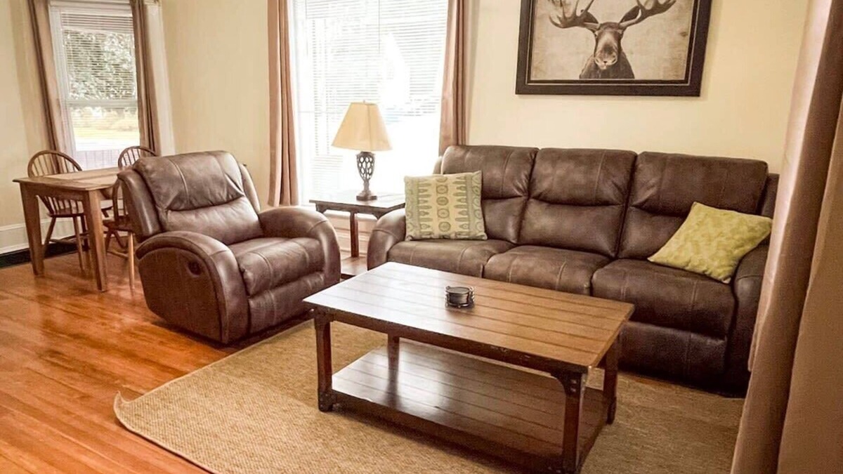 Oneonta Apartment | 1st Base Apt 1 - All Star Baseball Rentals