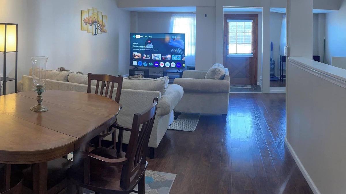 West End Apartment | 1st Class Rentals Munson Manor V located just a 1/2 mile from All Star Village