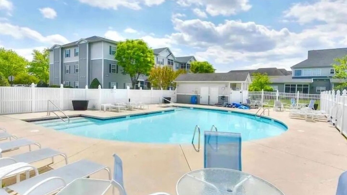 Lewes Condo | 1st floor Coastal Oasis w Pool, Beach Chairs, & Linens near Lewes & Restaurants