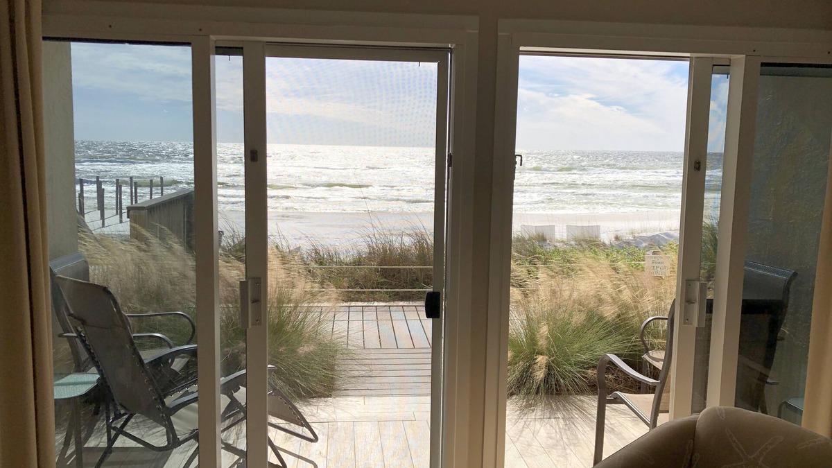 Crystal Beach Condo | 1st Floor Directly on Beach - Free beach set-up daily