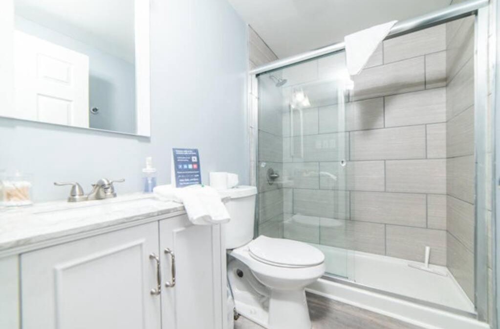 Central Northside Apartment | 1st Floor - Free Parking - Washer & Dryer - AGH