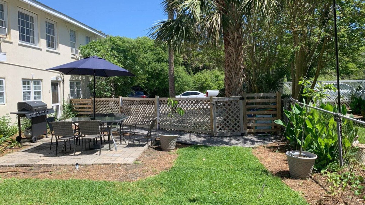 Folly Beach Apartment | 1st Floor & Pet Friendly with Private Fenced Yard - Across from Beach Walkover