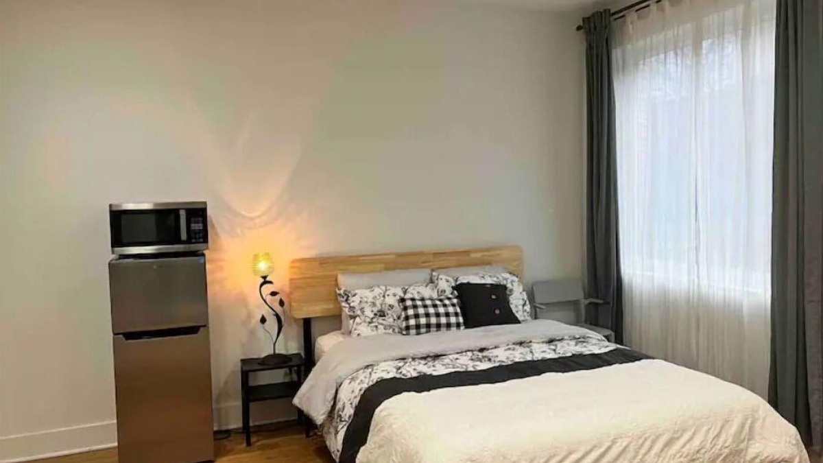 West Philadelphia Apartment | 1st floor studio with backyard