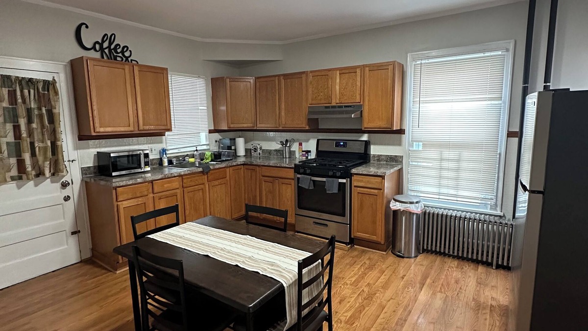 New Brunswick House | 1st Floor Unit in New Brunswick. Walkable distance to everything!
