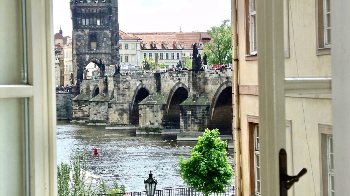 Prague 1 Apartment | 1st floor-VIEWS Ch-Bridge an Castle-Featured in Telegraph NP