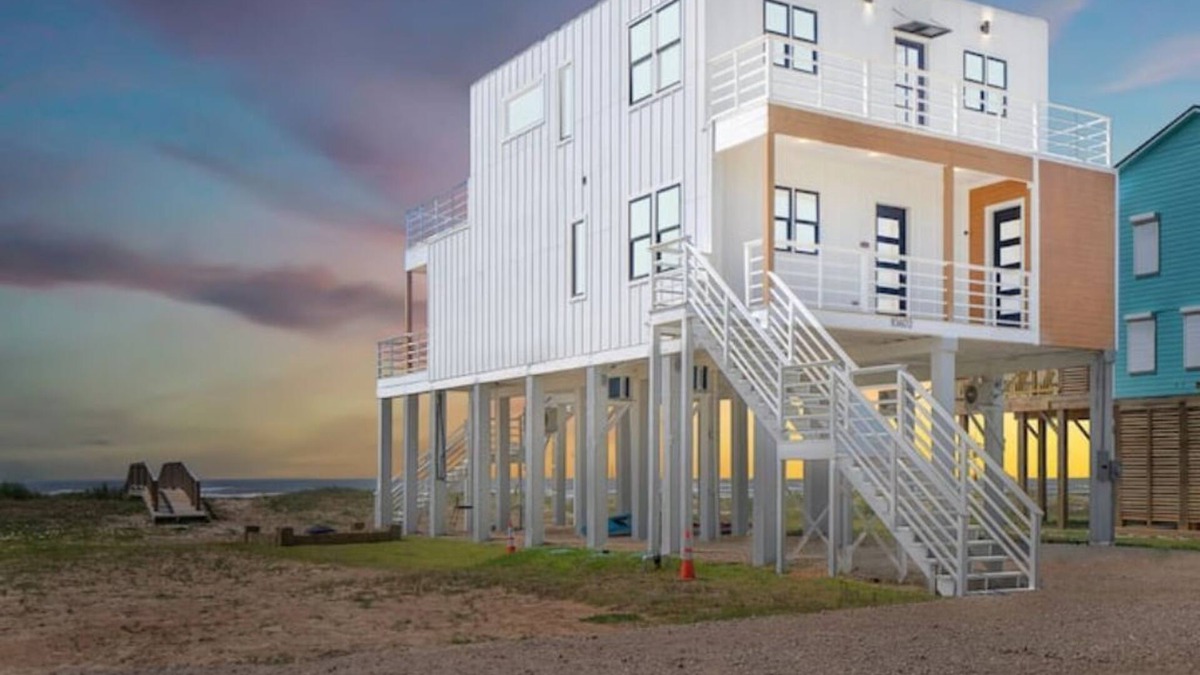 Freeport House | 1st Row Beachfront - June 2023 Build