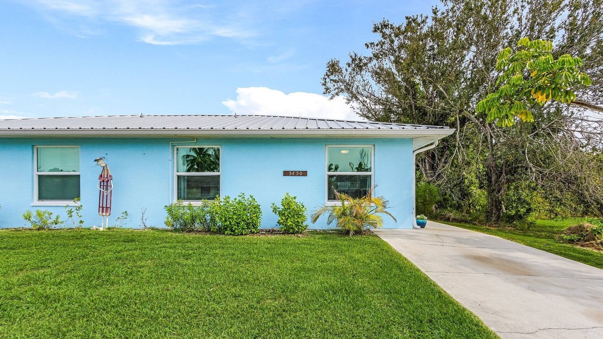 Pine Island Center House | 2/1 in Bokeelia with Fenced in Yard, Minutes from Matlacha!