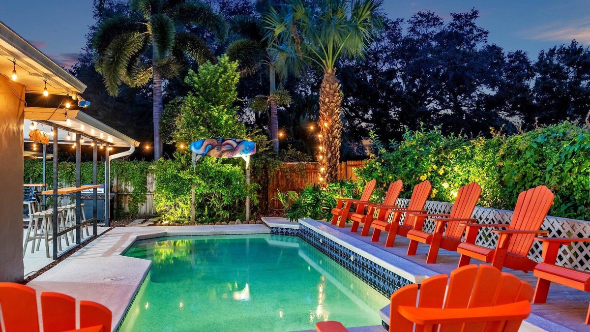 Largo Villa | 2,100sqf Villa · KING Beds · Heated Pool · Game Room · GYM · Beach 2miles