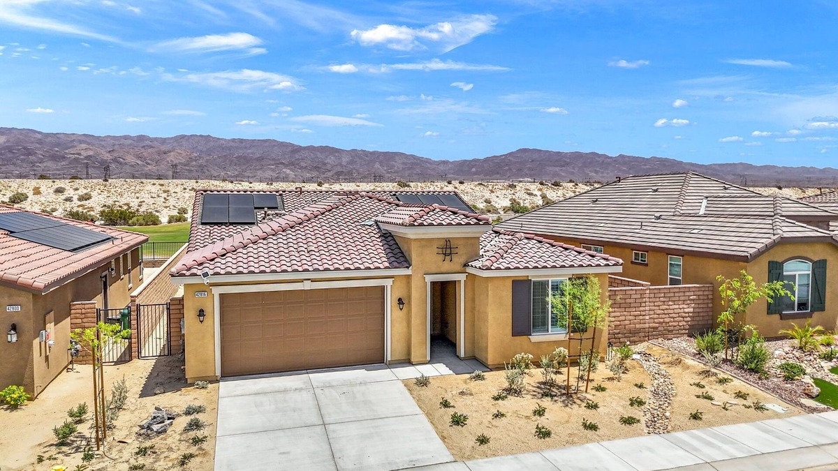 Terra Lago House | 2,166 sq ft Home on Golf Course. Lodge Pools, Sports Courts & Fitness Center.