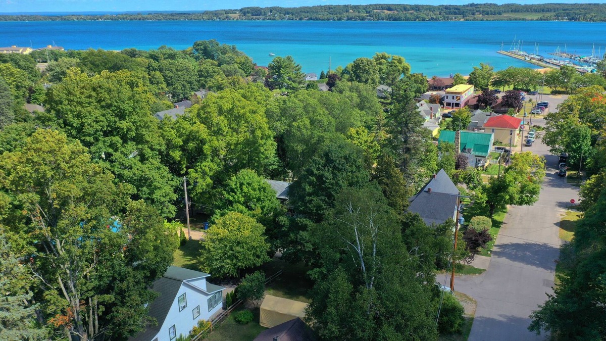 Suttons Bay House | 2/2 CUTE, ANTIQUE FILLED HOME DOWNTOWN SUTTONS BAY!