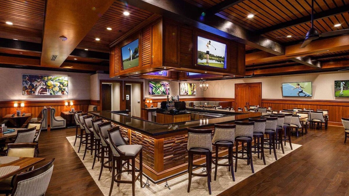 Heritage Palms Villa | 2/2 + Den VILLA in Heritage Palms - Fairways & Relaxation Await!