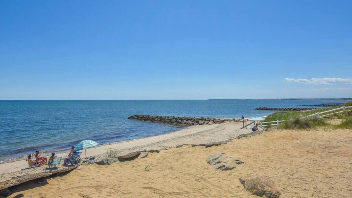 West Dennis House | 2.2 Miles to West Dennis Beach! Central AC!