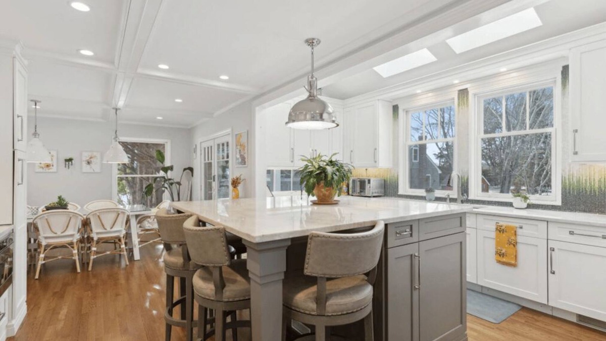Eastport House | 2/3 bed charming Hamptons home close to beaches, restaurants, shopping & more