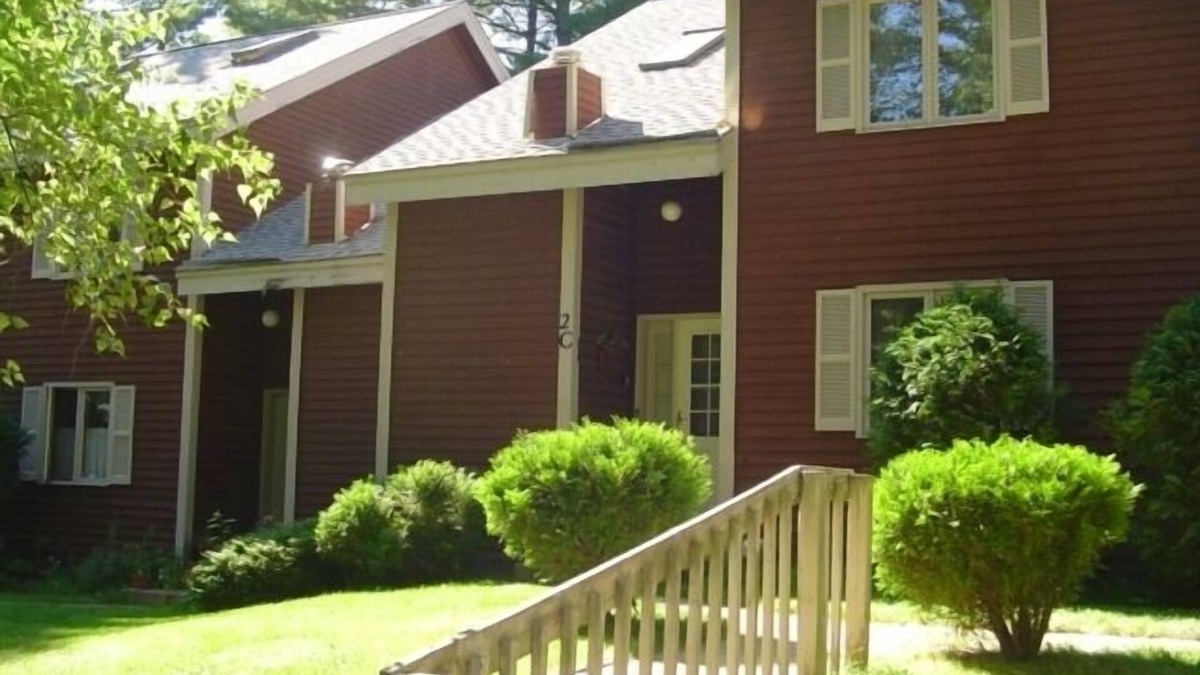 North Conway Condo | 2,400 SF (4 level) condo in North Conway, NH