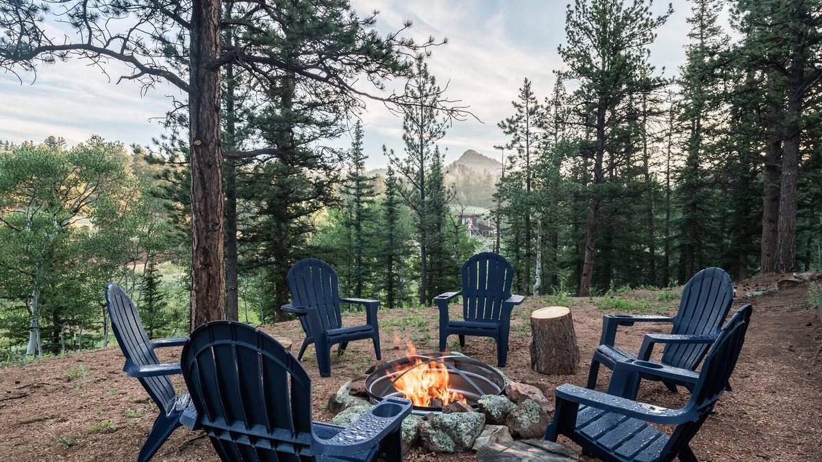 Florissant Cabin | 2.5 Acre Mountain Cabin Retreat w/Sauna + Firepit