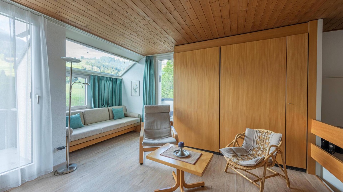 Savognin Apartment | 2.5 room apartment for 1 - 6 people with a view of the village of Savognin