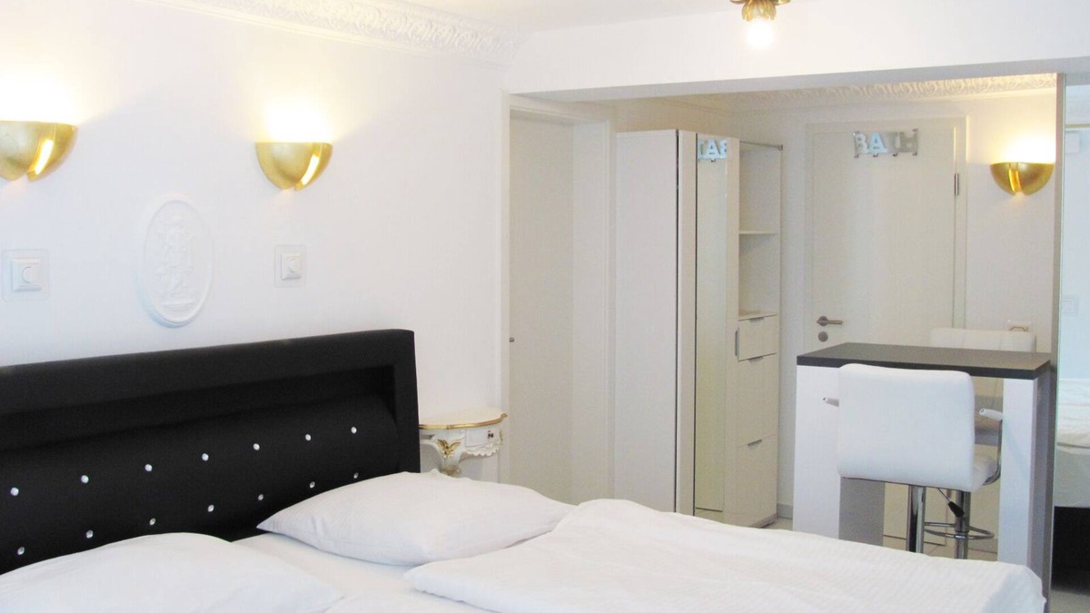 Memmingen House | 2 | Accommodation - Apartment Storchenfärbe