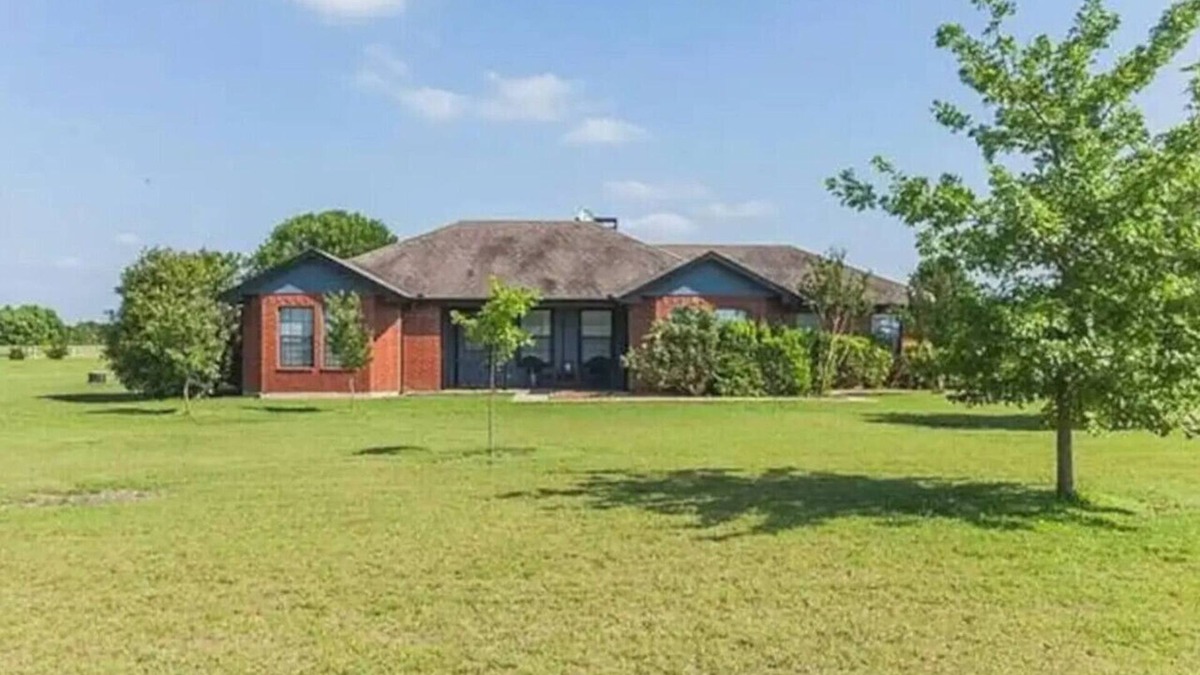 Ellis County House | 2-Acre Country Escape: Race Tracks, Race Fans