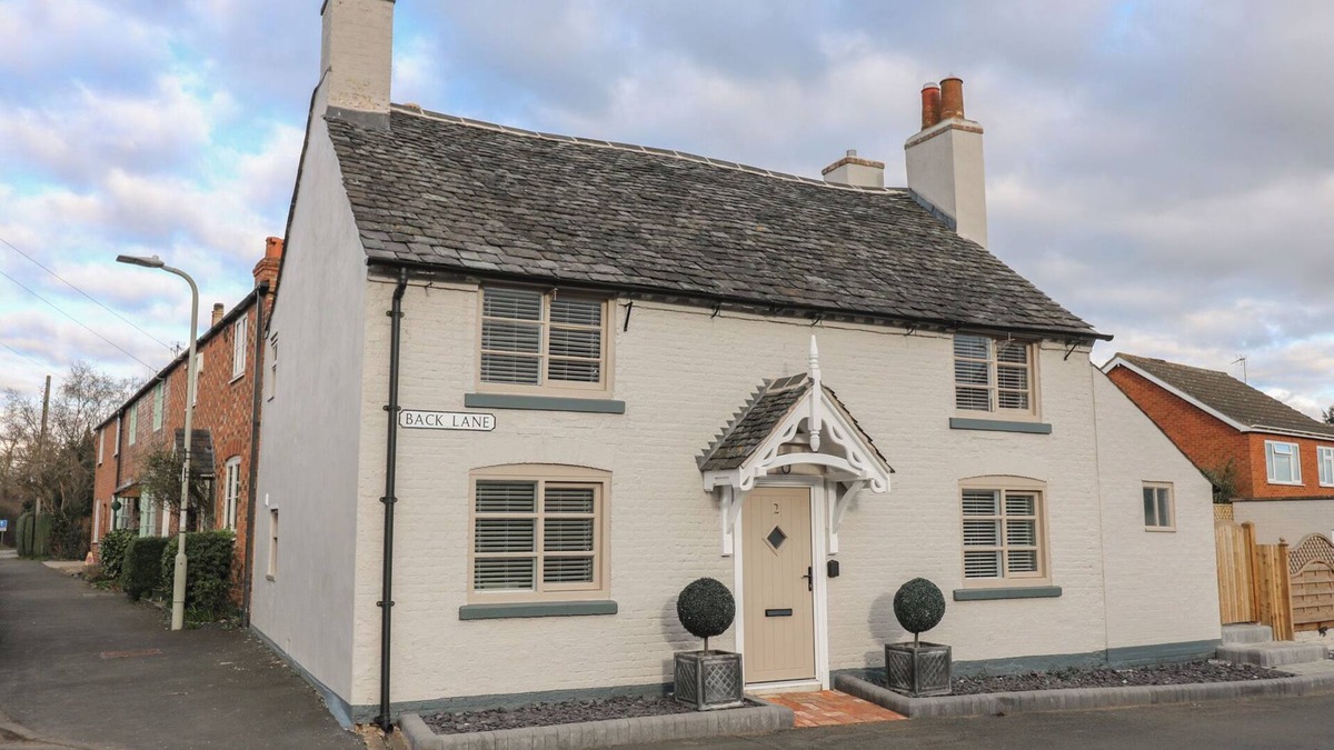Thrussington Cottage | 2 BACK LANE, pet friendly, character holiday cottage in East Goscote