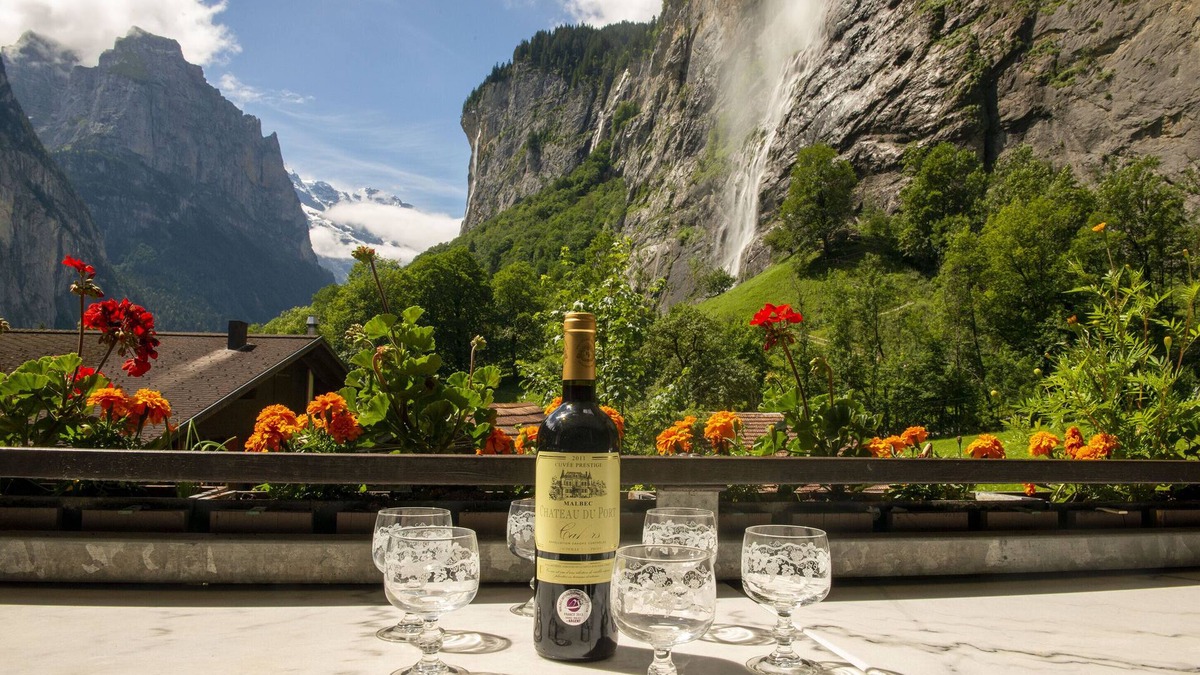 Lauterbrunnen Apartment | 2 BALCONIES,1 TERRACE,VIEWS OF WATERFALL, MOUNTAINS, RIVER,WENGEN,TRAINS,