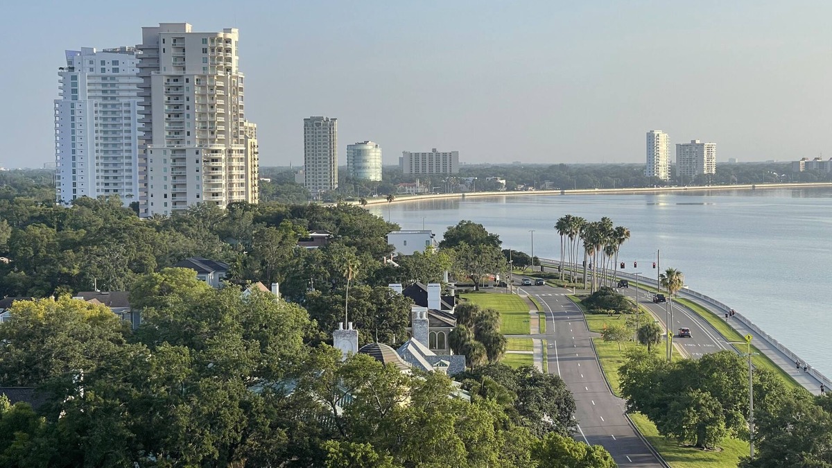 Bayshore Beautiful Condo | 2 Bd/2 Ba Bayshore Blvd Condo|spectacular views of Tampa Bay|Free Parking|Pool
