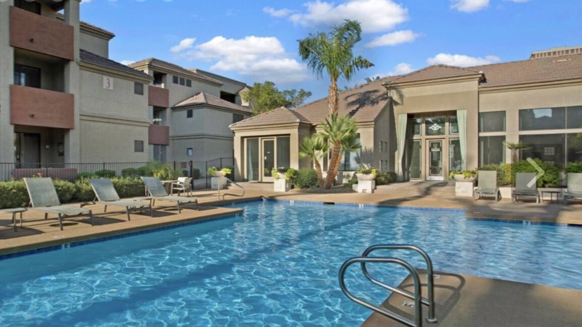 Encanto Condo | 2 Bd/2Ba in Central Phx with a private patio, 2 pools, 2 hot tubs gated complex!