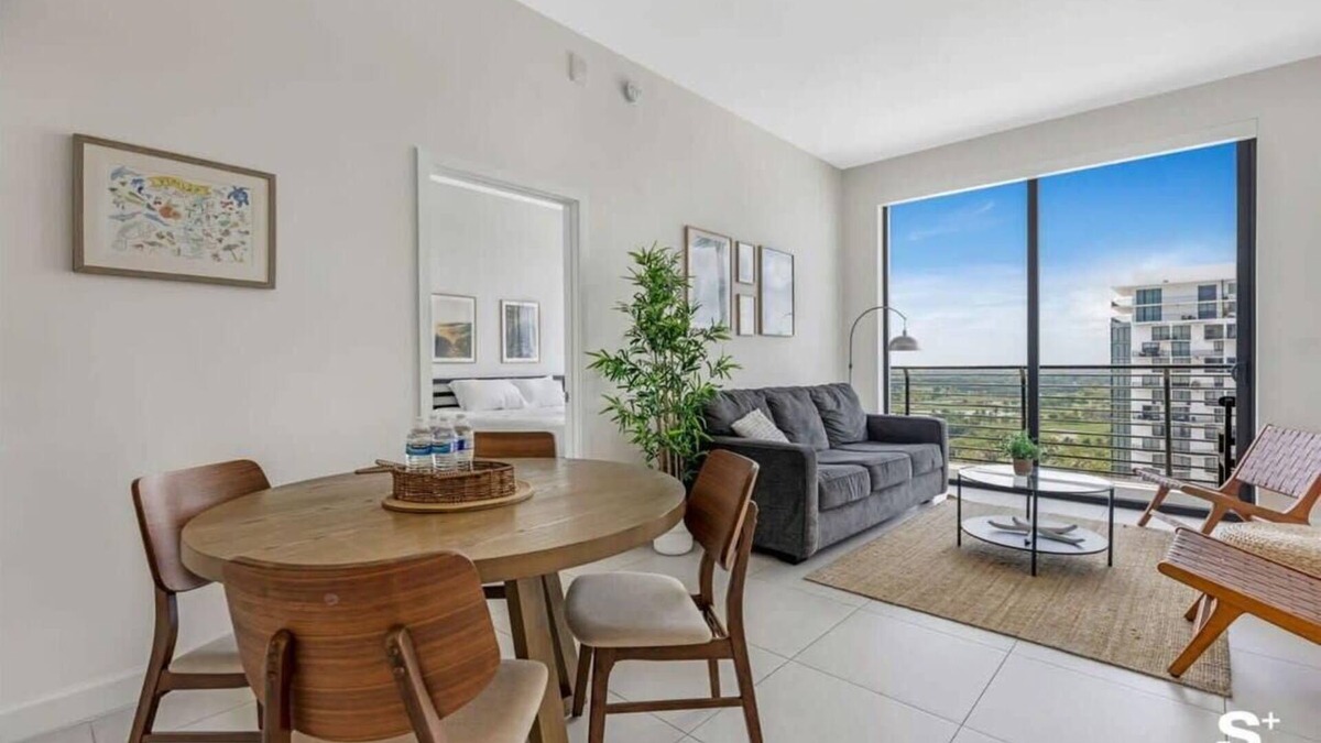 Doral Condo | 2 BD Downtown Doral Condo | Free Parking