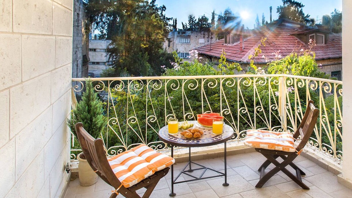 Emek Refaim Apartment | 2 BDR SUNNY BALCONY ► BEST LOCATION: German Colony - Shelter in the building