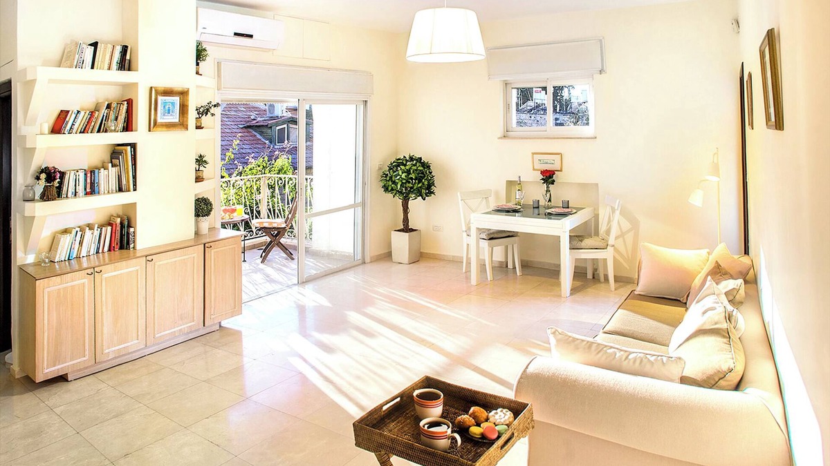 Emek Refaim Apartment | 2 BDR with Balcony ► Best Location: German Colony - Shelter in the building