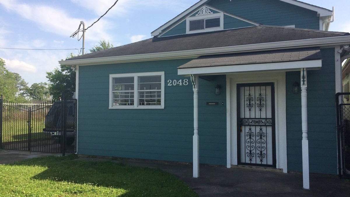 Saint Roch House | 2 Bdrm/1 Bath #23-OSTR-12410 Non- wheelchair accessible