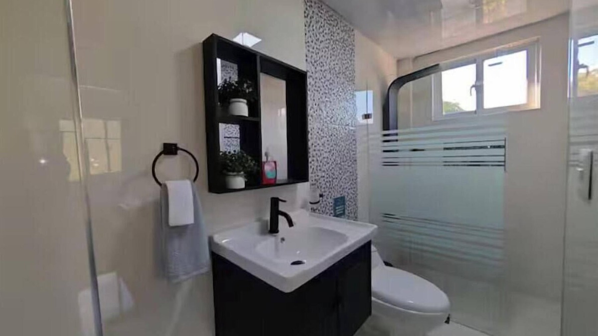 Paraiso Apartment | 2 Bdrm, 1 Bath, Wifi, Near River and Beach, 4L