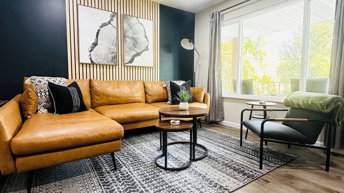 Yale Apartment | 2 BDRM APT with Washer Dryer Patio and fireplace