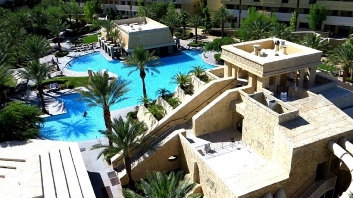 Enterprise Condo | 2 BDRM CONDO~ CANCUN RESORT LAS VEGAS~ GREAT POOLS, ONSITE DINING, BAR/LOUNGE