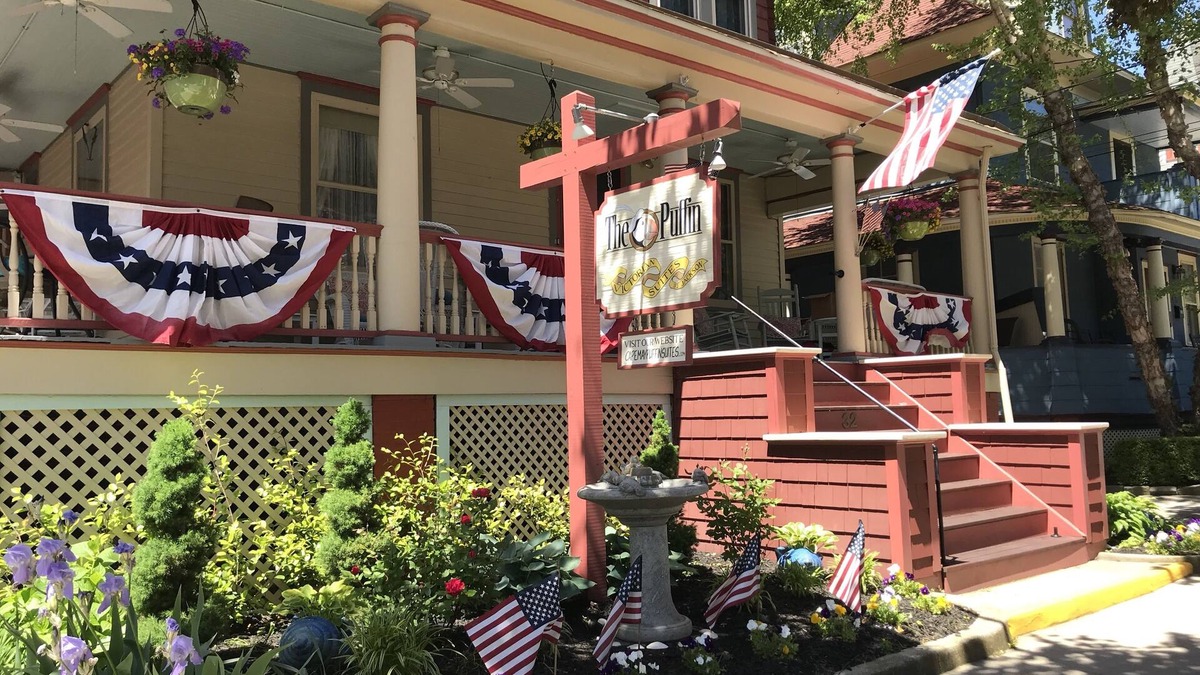 Cape May Condo | 2 Bdrm Condo-In Victorian Cape May-1/2 Block to Beach-Sleeps 6