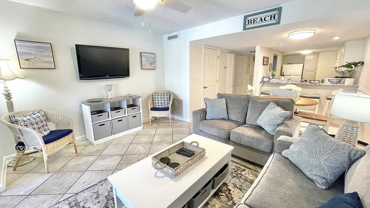 Crescent Beach Condo | 2 Bdrm Ocean view just steps away from Crescent Beach