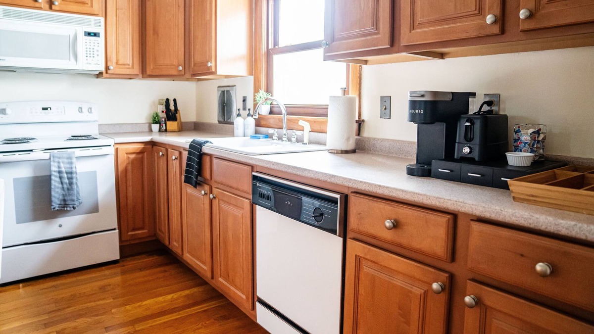 Nashua Apartment | -2 BDRM - Sleeps 7 - Walk to Downtown Nashua-