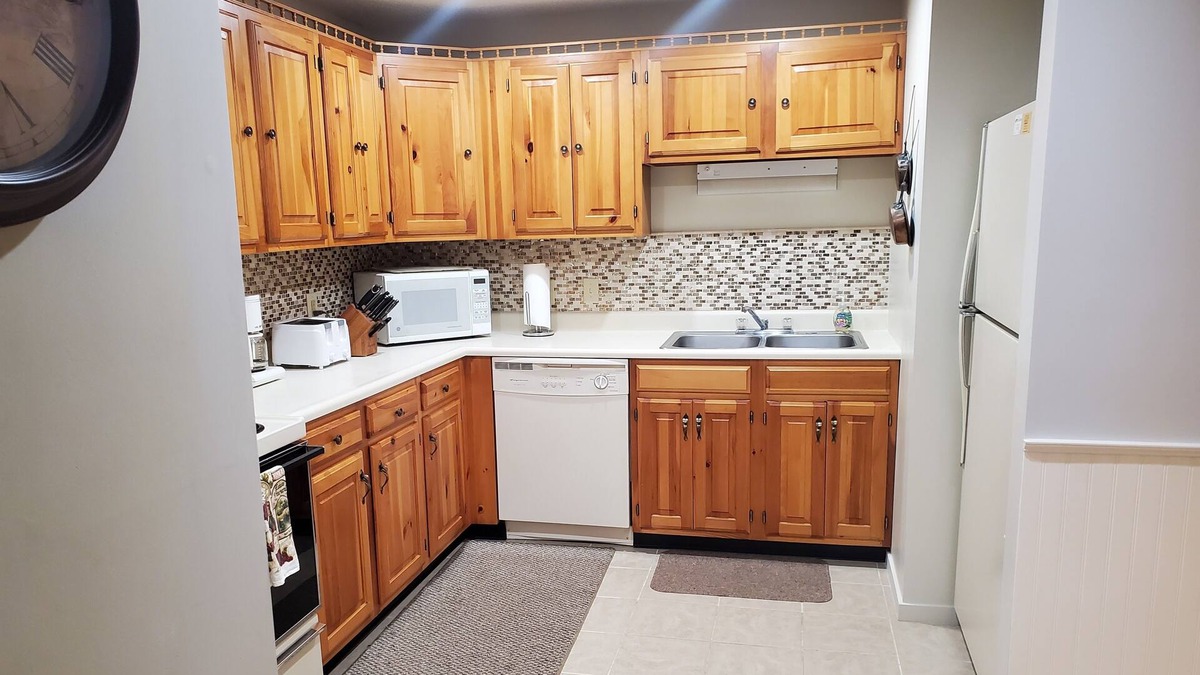 Bartlett Condo | 2 Bdrm Vacation Rental in Bartlett, New Hampshire - Seasons Family Resort