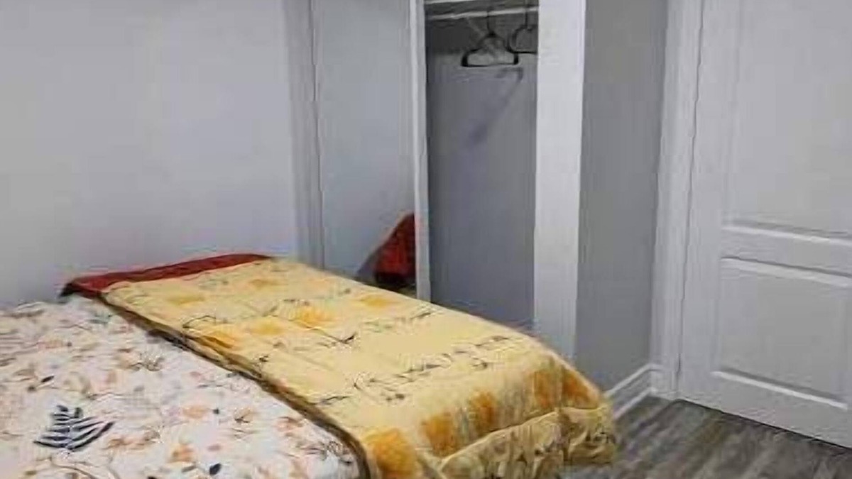 East Credit House | 2 Bdroom Apartment near UTM, Square 1 and Airport