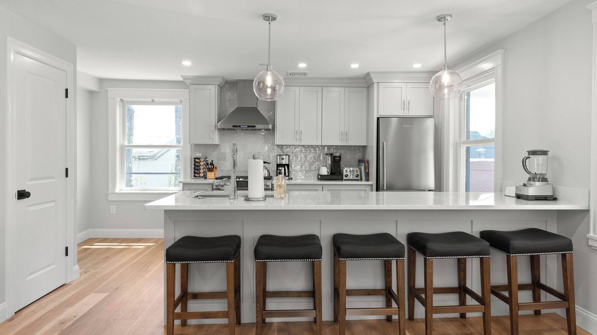 Andover Apartment | 2 Bed, 1.5 Bath Stunning Apartment, Central Andover Location