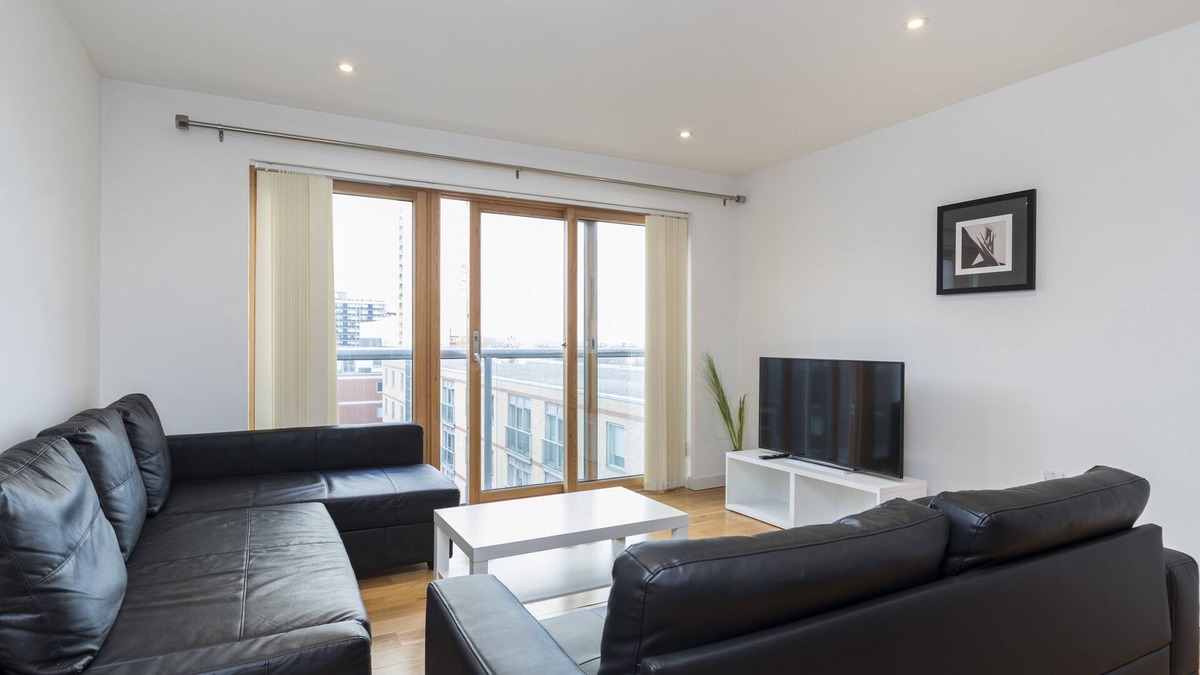 Fairfield Apartment | 2 Bed | 2 bath | 3 min from East Croydon Station