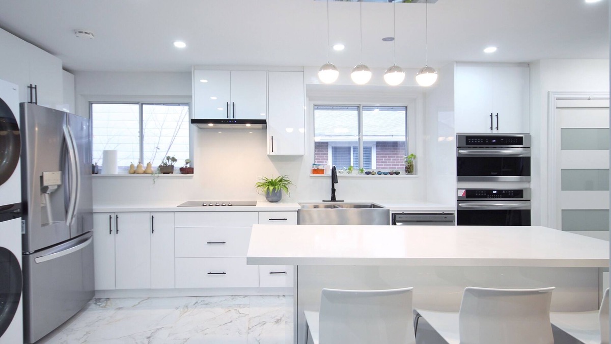 Mississauga House | 2 Bed 2 Bath Apartment in Mississauga near Square One