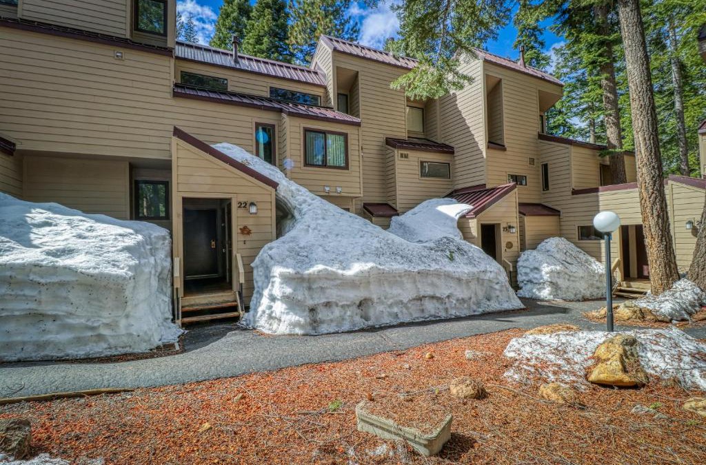 Carnelian Woods Apartment | 2 Bed 2 Bath Apartment in Carnelian Bay